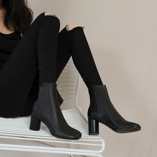 Annukka Tabi Boots - Elevate your style with FORTH's Annukka Tabi Boots. Explore avant-garde design and superior comfort in these fashion-forward statement boots for a standout look this season